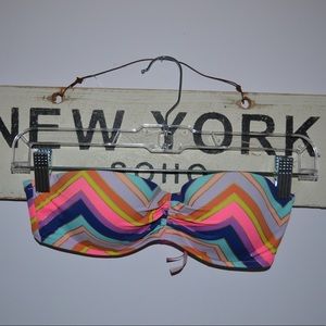 Victoria’s Secret bandeau swim top in 34 B💗
